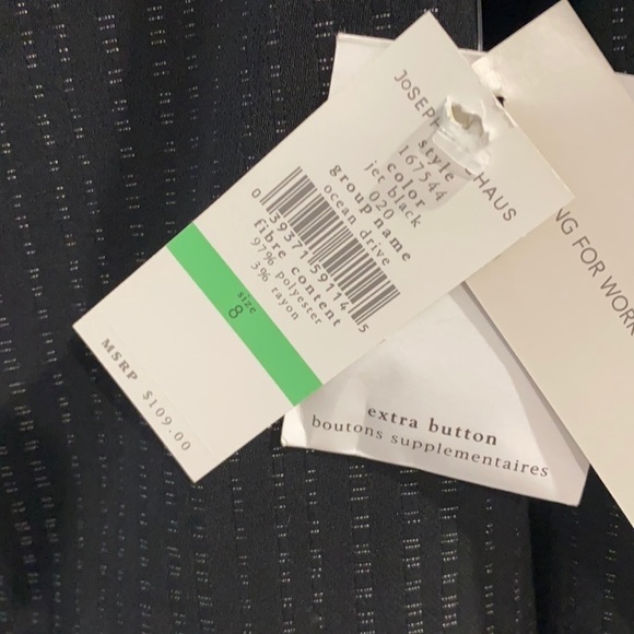 𝅺JOSEPHINE Chaus black blazer. NWT. Size 8 - Picture 4 of 5